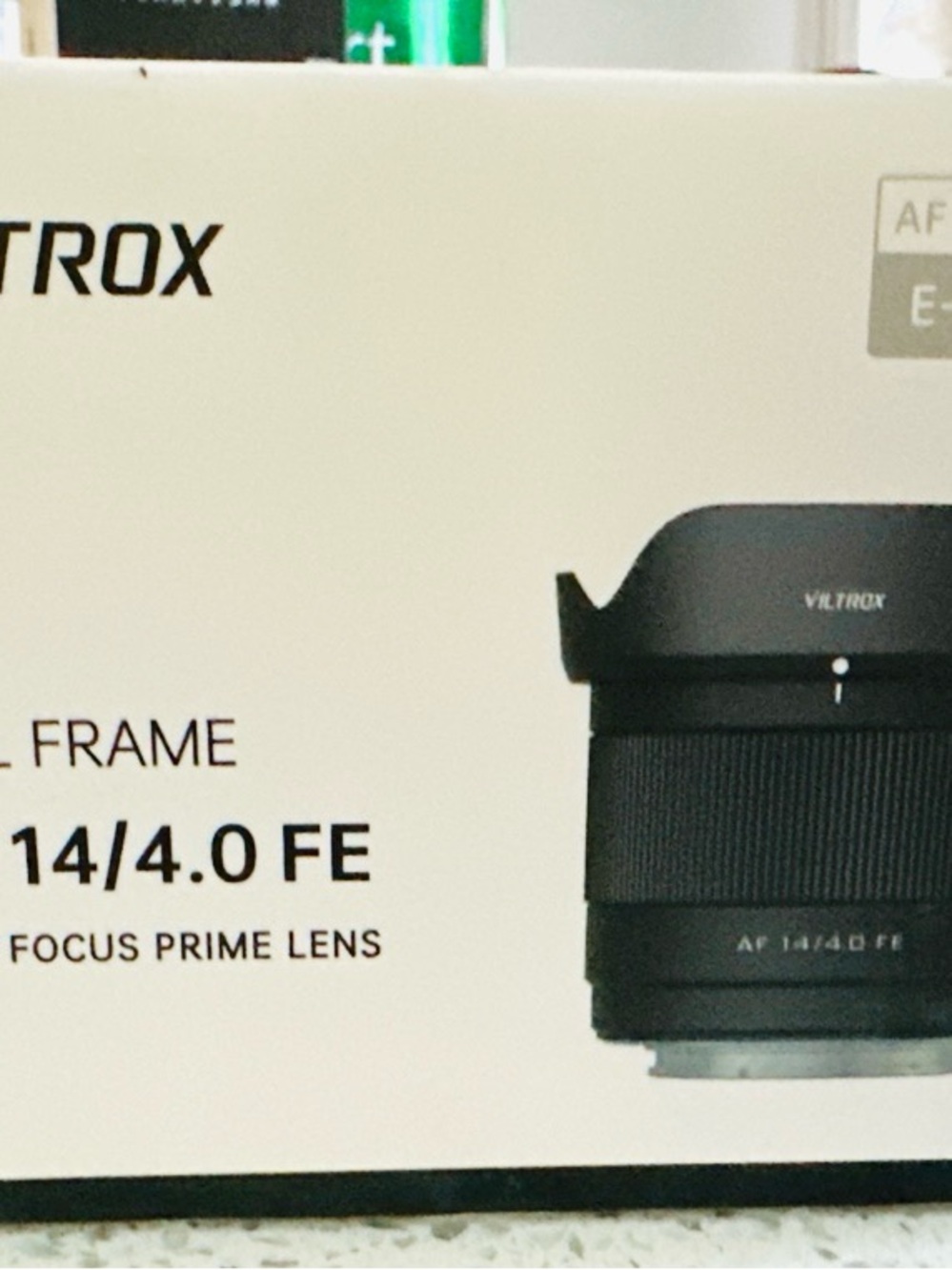 AF 14mm f/4.0 FE Wide-Angle Lens — Black